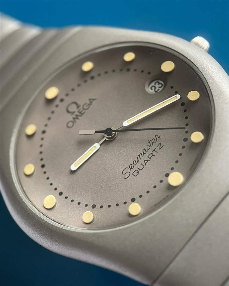 有錶友在IG分享Seamaster Recife,讓人驚覺最平價的歐米茄早在30多年前就出現(xiàn)過了。(IG@steviemac1040) OMEGA x SWATCH MoonSwatch全球爆紅之后海馬成下一波聯(lián)名款?-復(fù)刻表