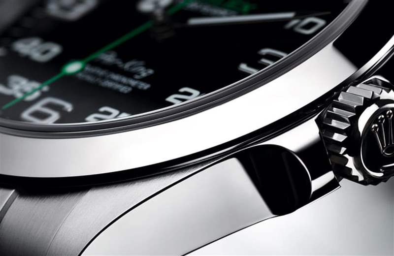 126900增添了表冠護肩,讓手表的耐用性獲得提升。 (Rolex) Rolex|勞力士新款Air-King換湯不換藥?6大規格價格差異一次看-復刻表