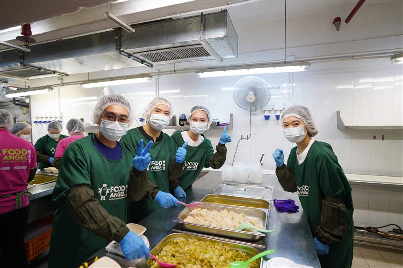 蘇麗與惜食堂合作,每月捐贈近千個飯餐予有需要之人 蘇麗鐘表品牌故事:最重要的是員工和待客之道|時間可變理念不變-復(fù)刻表