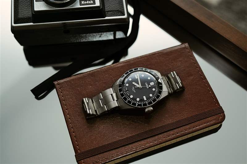 使用新款Oris Divers 65 親身體驗 12 小時表圈和啞光表盤-復(fù)刻表