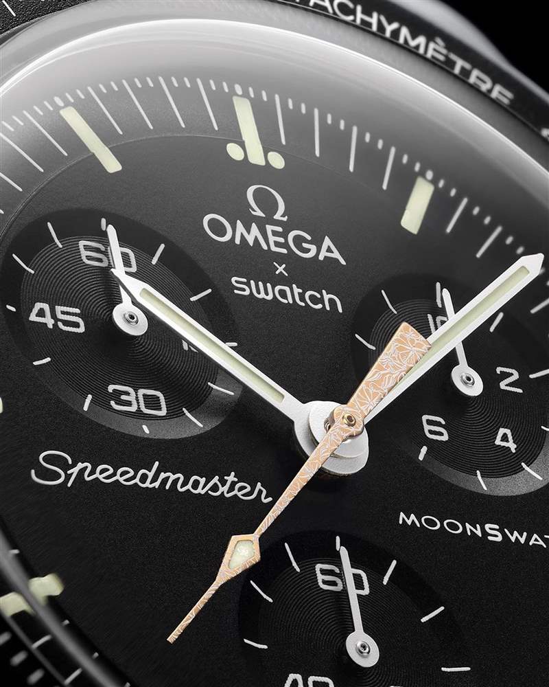 2023年6月Mission to Moonshine? Gold的新亮點是在鍍Moonshine?金指針上加入白色花朵輪廓圖案。(IG@swatch) OMEGA MoonSwatch第5波!Moonshine大秒針有新「驚喜」你buy嗎?-復刻表