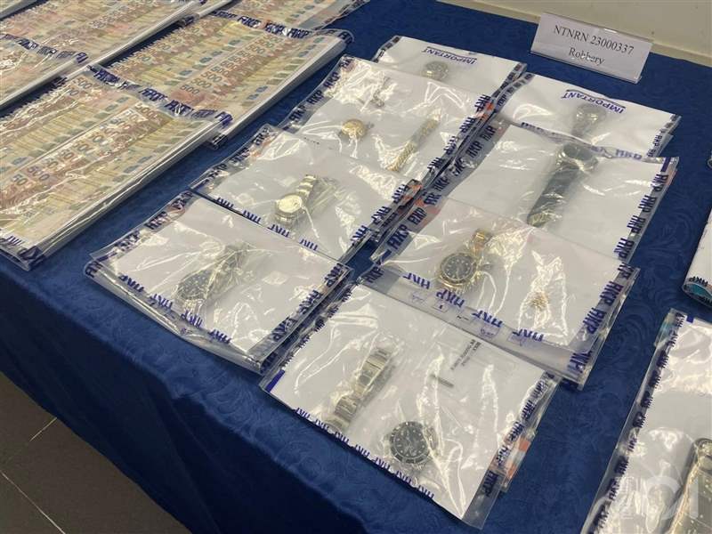 5月14日屯門搶錶案大部分失錶也是勞力士出品,犯人於上月底落網(wǎng)(01資料圖片/ 呂婉怡攝) 全球最大失表數(shù)據(jù)庫:登記被盜名表高達(dá)10億英鎊近半牌子是?-復(fù)刻表